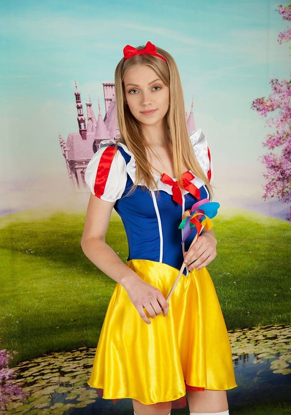 Саша, 18 лет, 1 размер груди